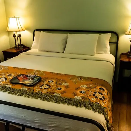 Historic Mardi Gras Inn-3
